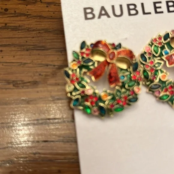 BaubleBar holiday wreath earrings, NWOT - Picture 3 of 5